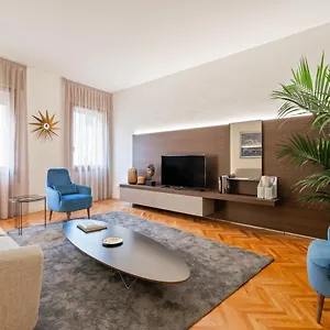 san-fermo-luxury-apartment.hotelinveneto.com/